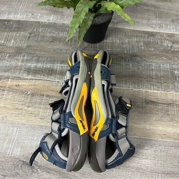 TEVA Velcro Water Sandal Closed Toe Blue Gray Youth Size 4 - Picture 5 of 15